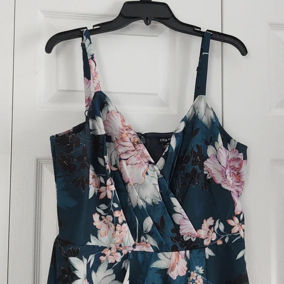 HP🎉 City Chic Jade Blossom Dress - EUC - 18/M - Picture 3 of 14
